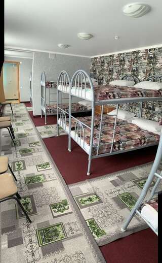 Отель Гостиница ИЛЕК Актобе Спальное место на двухъярусной кровати в общем номере для мужчин и женщин-4